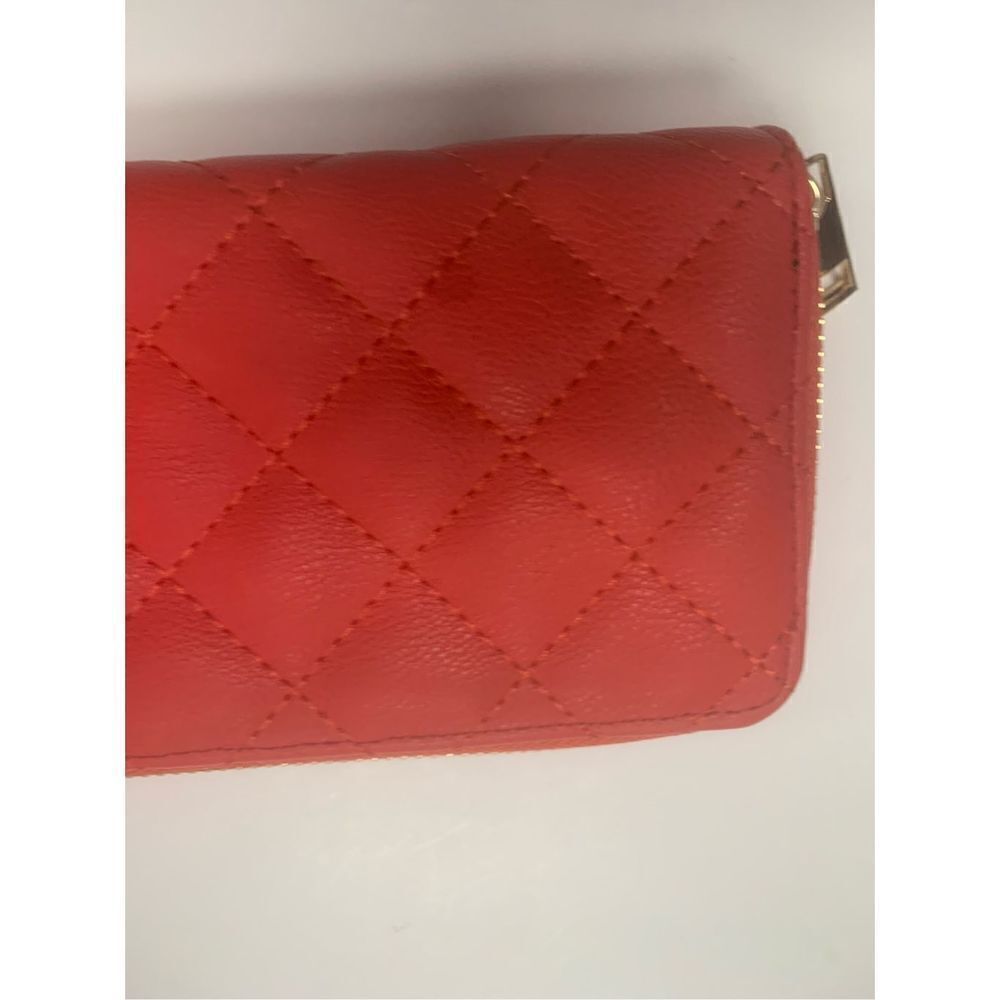 Quilt Textured Wallet - Picture 2 of 5
